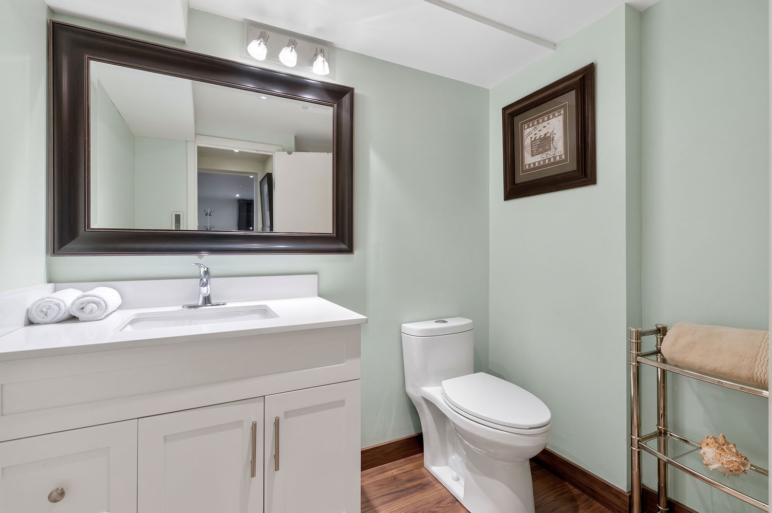 902 Maple Court — photo 2